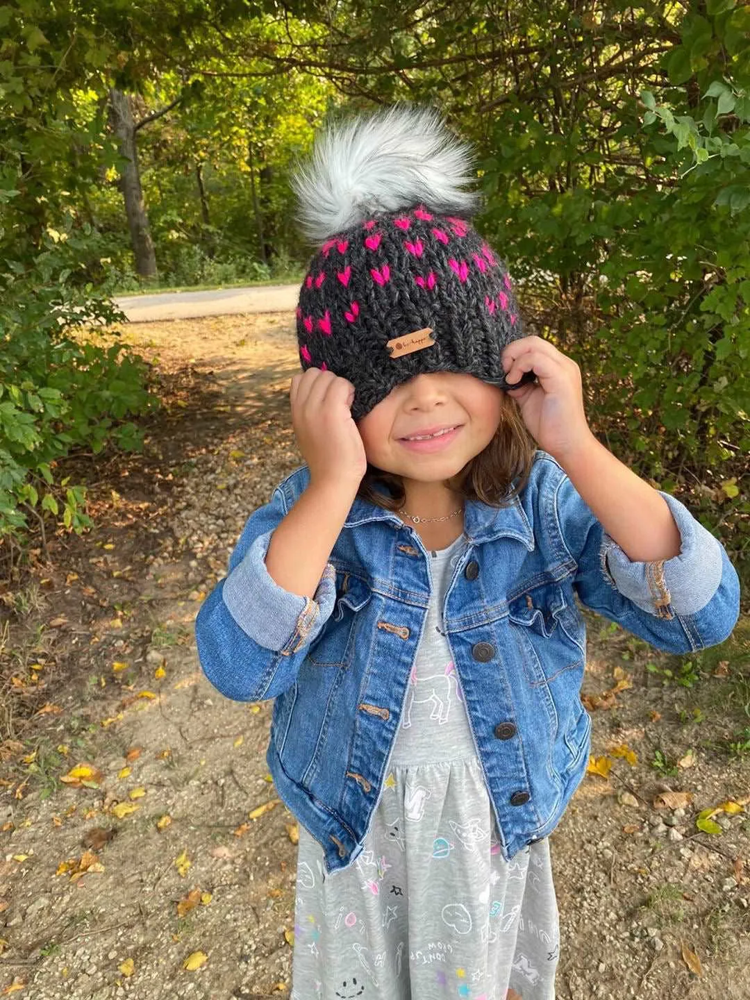 0-3 month Baby Happe Hearts Pom Hat | Charcoal  Gray   Hot Pink