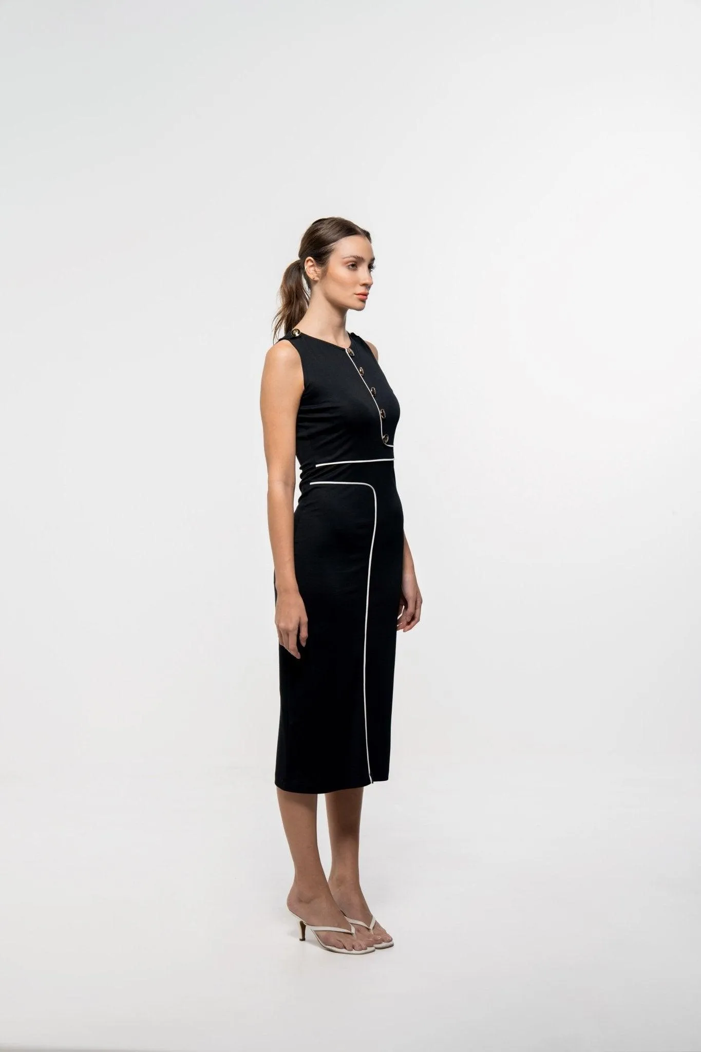 BLACK BODYCON DRESS WITH WHITE STYLELINE DETAIL