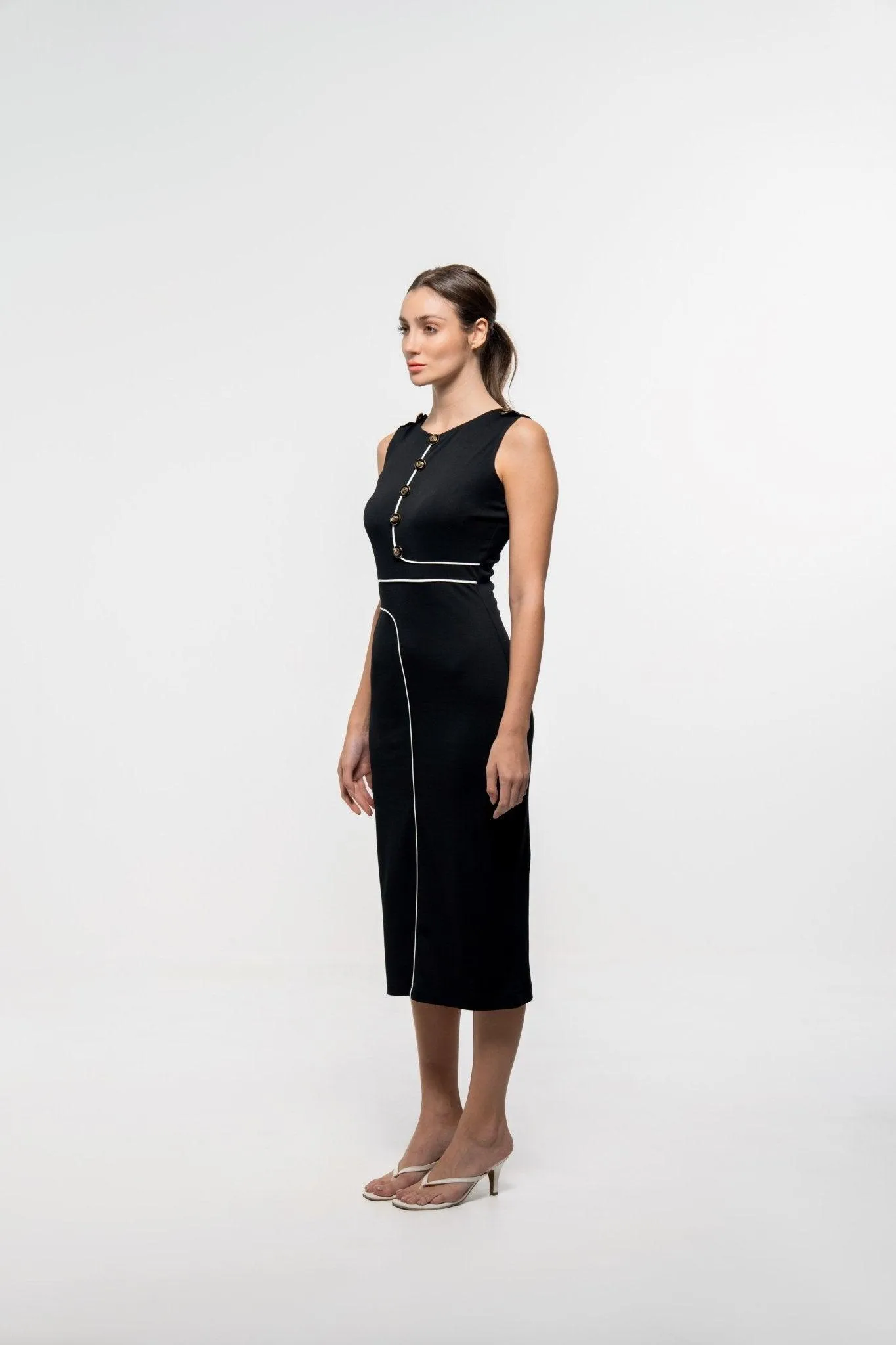 BLACK BODYCON DRESS WITH WHITE STYLELINE DETAIL