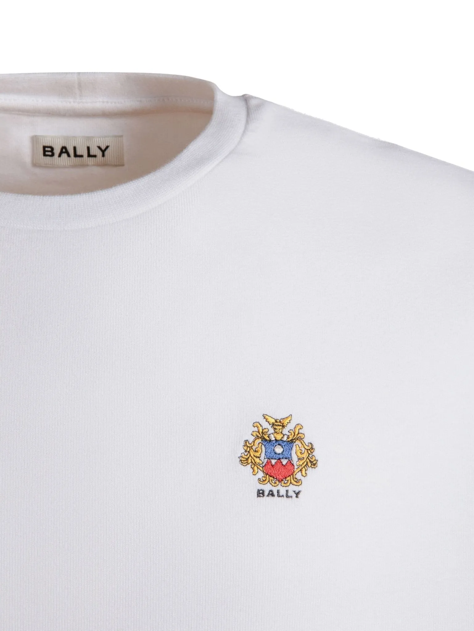 logo-embroidered T-shirt