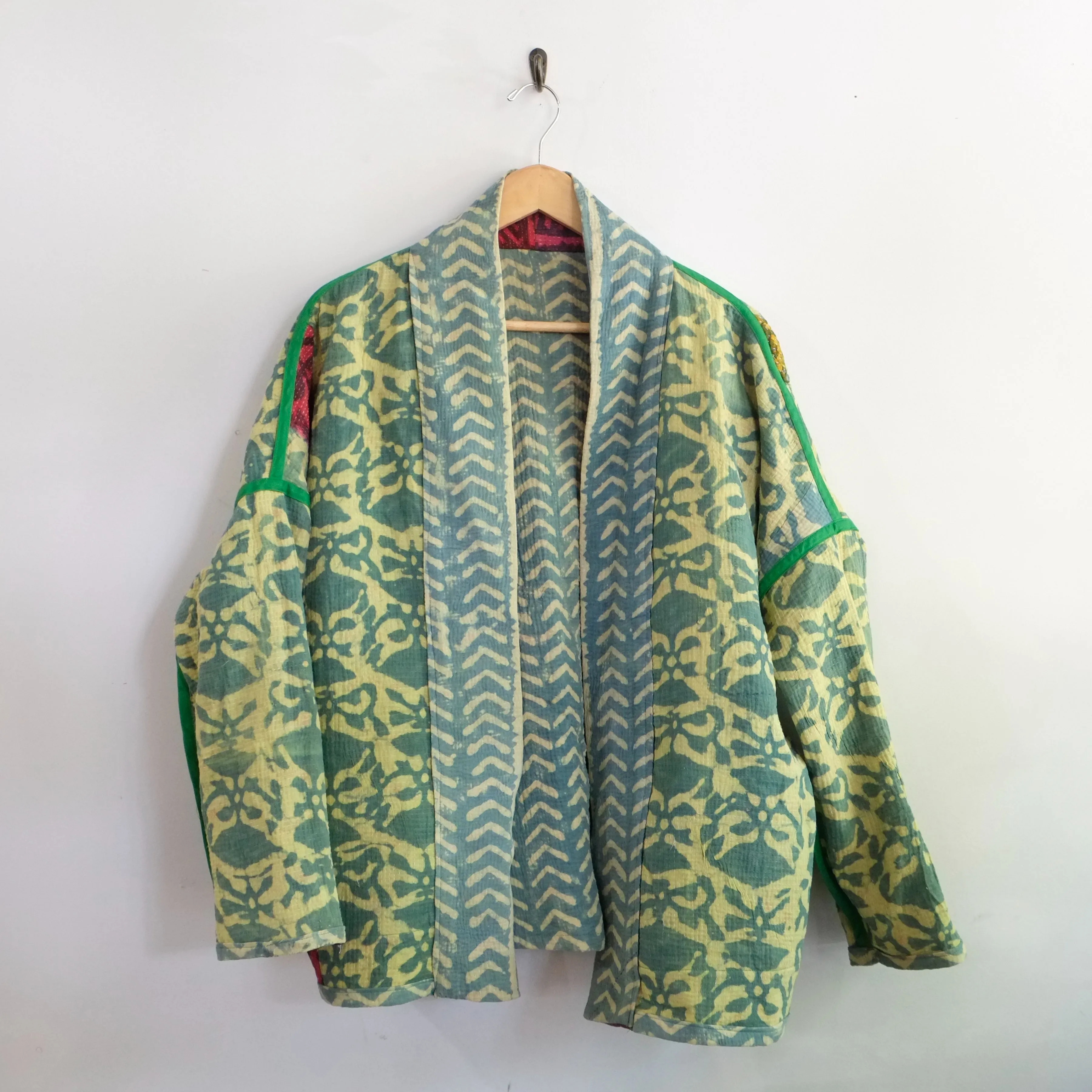 S Chrevron with Red Collar Norah Jacket LM072
