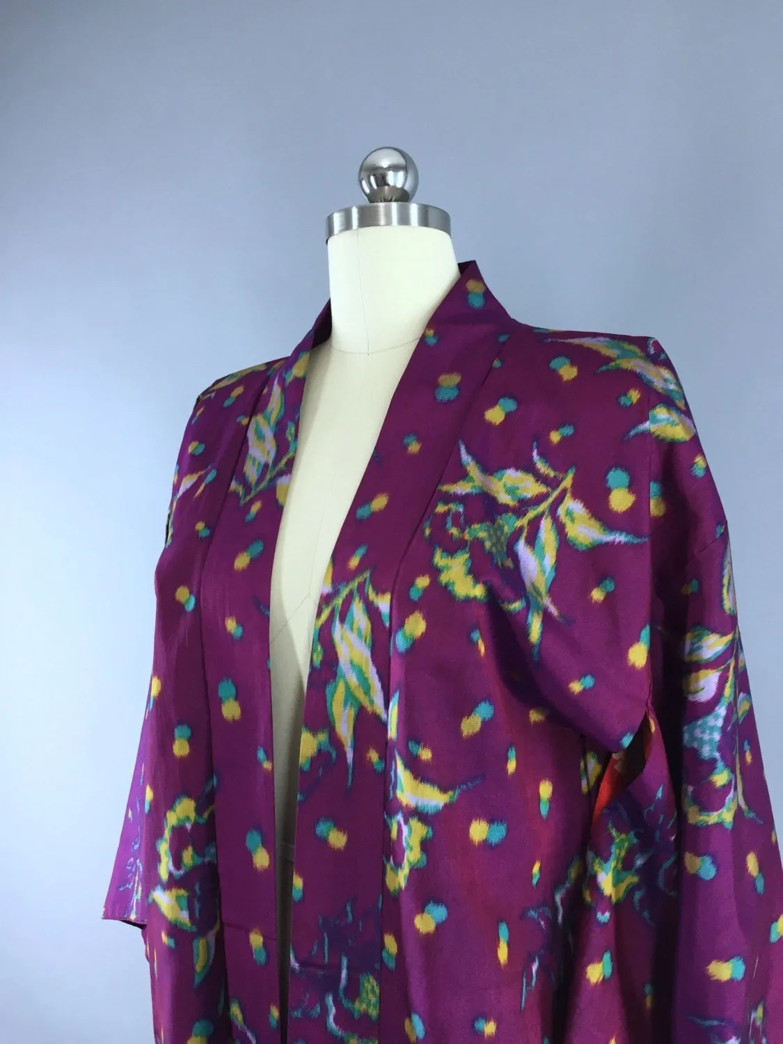 Vintage 1930s Silk Haori Kimono Cardigan / Purple Ikat Floral Print